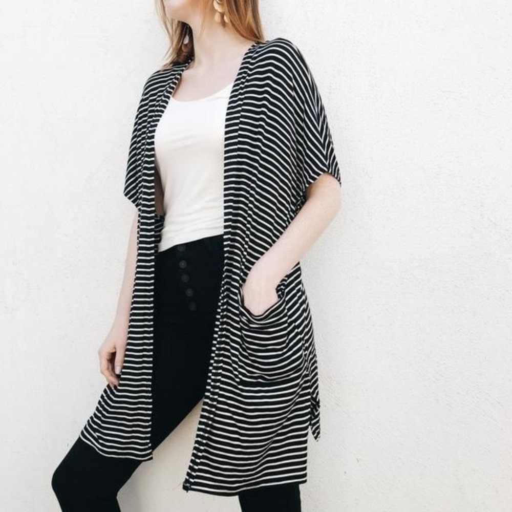 Carly Jean Los Angeles Sawyer Kimono Sz S/M
